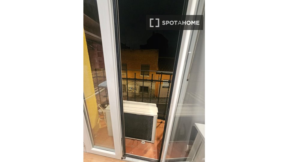 Double room Madrid, 3 beds — photo 4
