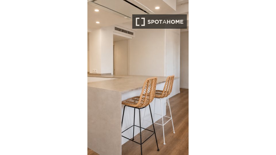 Apartment Valencia, 2 beds, 94m² — photo 1