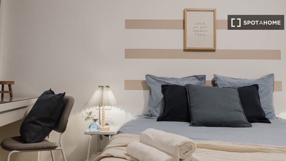 Double room Barcelona, 3 beds, 62m² — photo 9