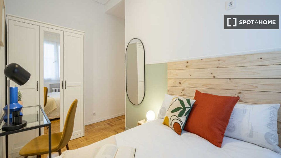 Double room Madrid, 5 beds — photo 43
