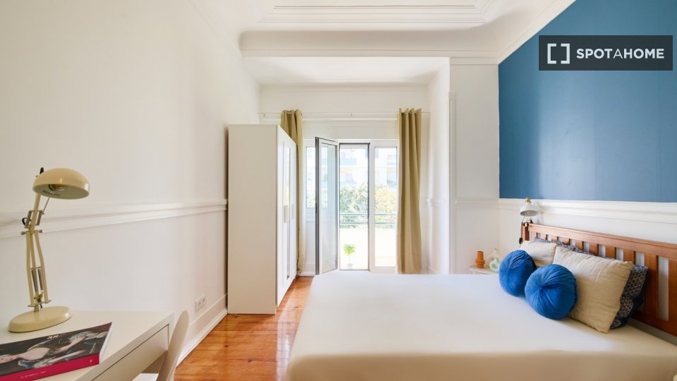 Double room Lisbon, 5 beds — photo 9