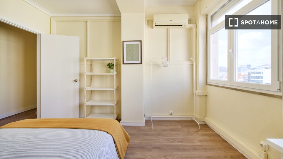 Double room Lisbon, 9 beds, 160m² — photo 28