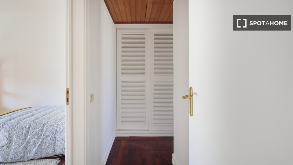 Double room Lisbon, 5 beds — photo 2