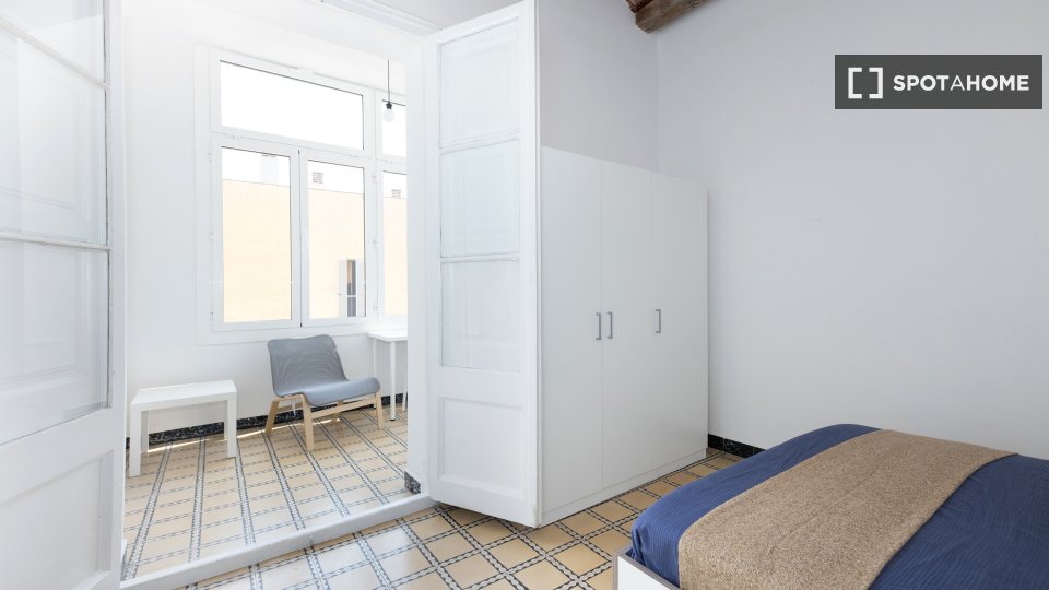 Double room Barcelona, 4 beds, 75m² — photo 2