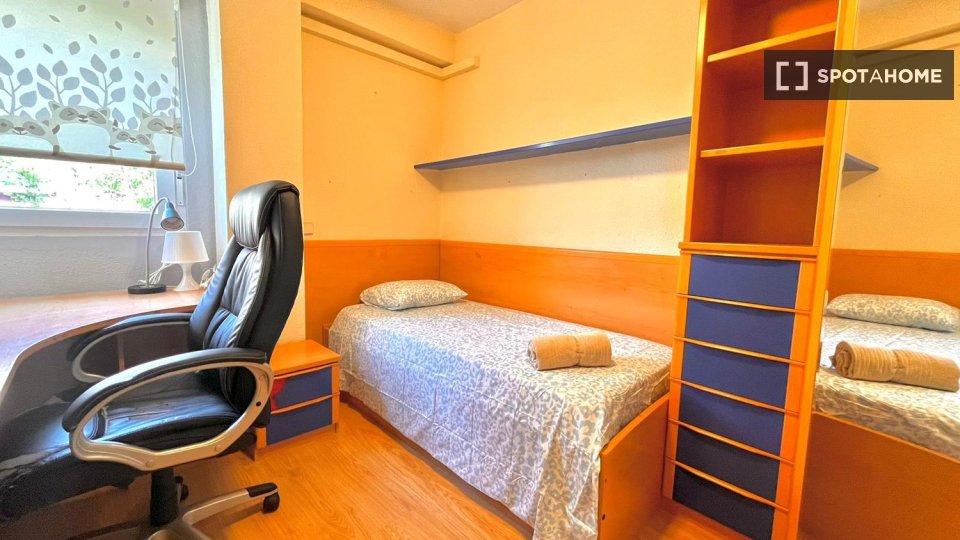 Double room Madrid, 4 beds — photo 11