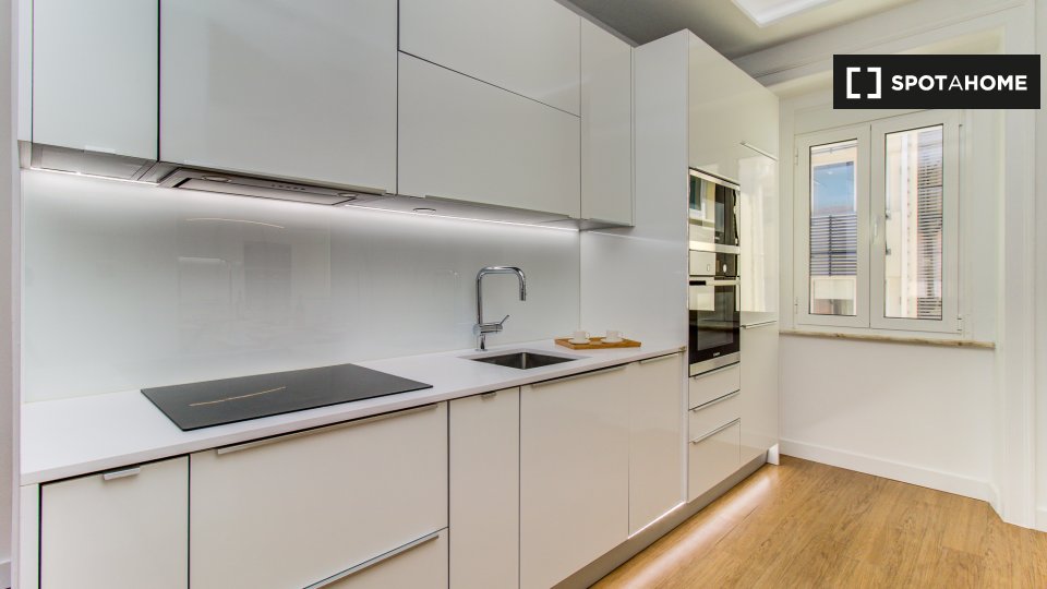 Apartment Lisbon, 2 beds, 70m² — photo 19