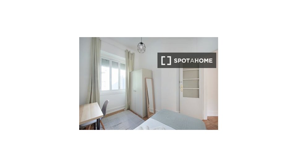 Double room Lisbon, 7 beds — photo 19