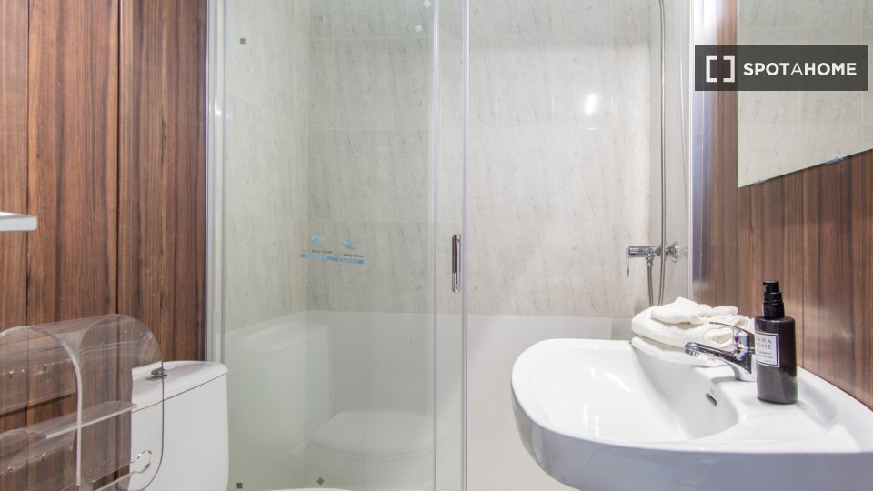 Double room Madrid, 10 beds — photo 7