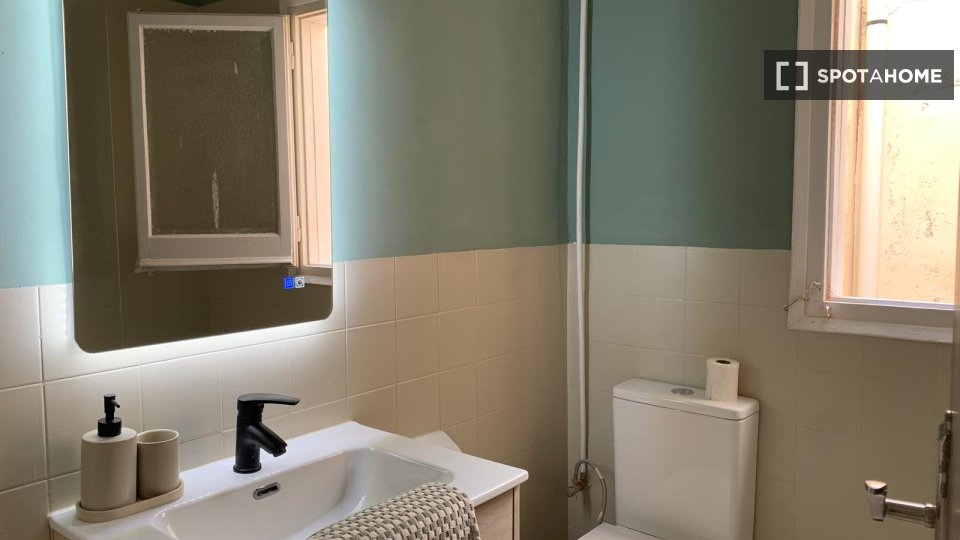 Double room Barcelona, 8 beds, 220m² — photo 16