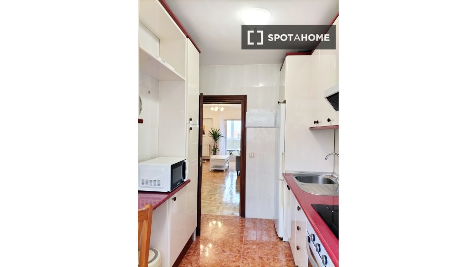 Double room Madrid, 3 beds, 95m² — photo 9