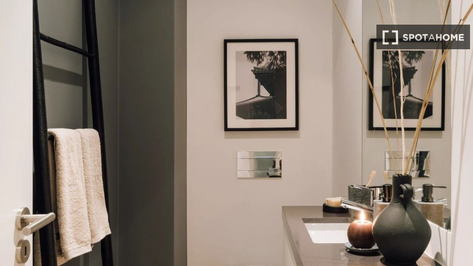 Apartment Lisbon, 2 beds — photo 17