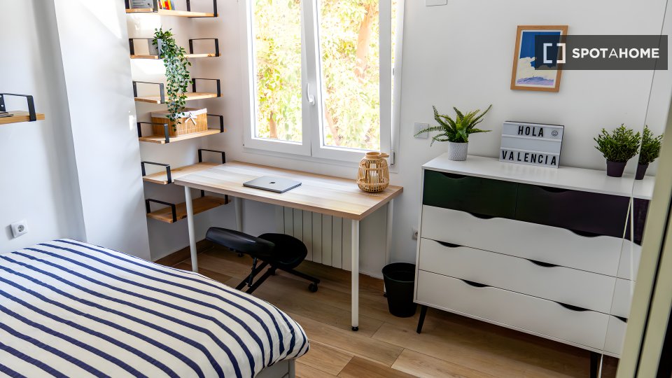 Double room Valencia, 4 beds, 90m² — photo 2
