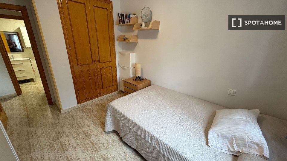Apartment Alicante, 2 beds, 60m² — photo 9