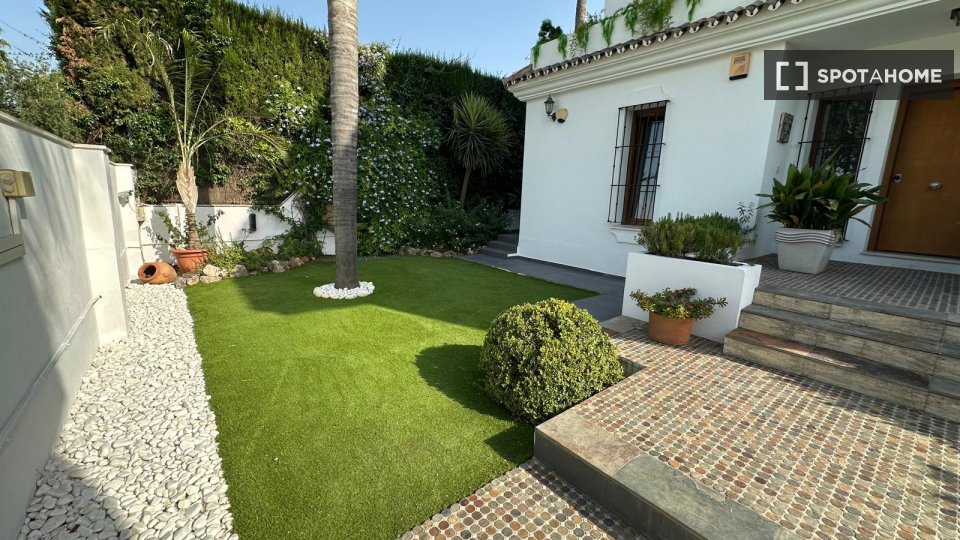 Double room Malaga, 9 beds, 25m² — photo 16