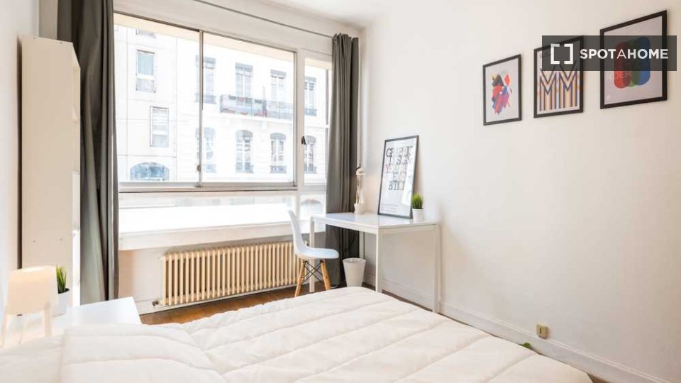 Double room Lyon, 3 beds, 70m² — photo 6