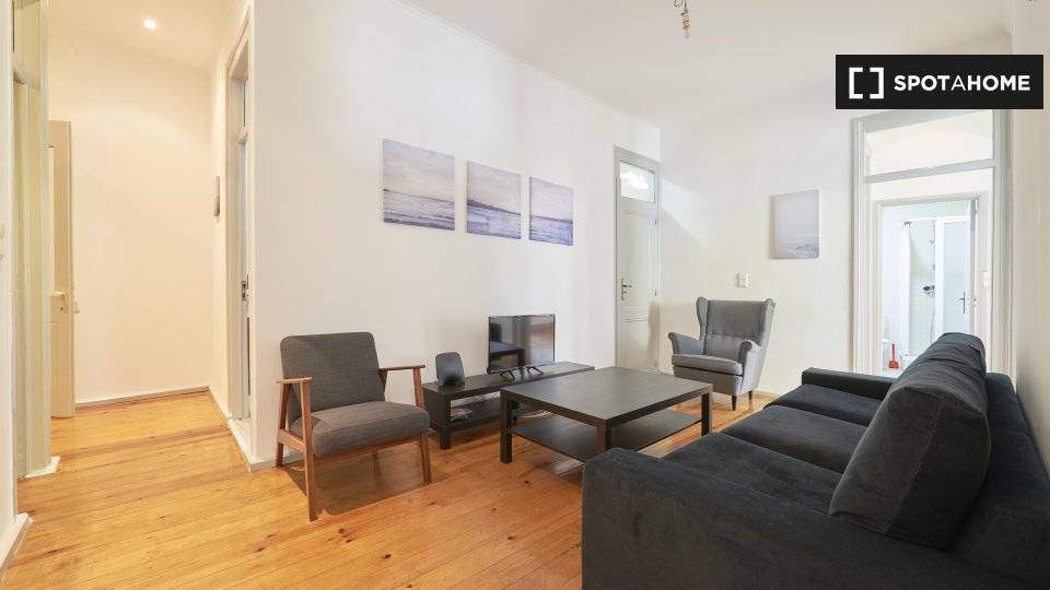 Double room Lisbon, 4 beds — photo 15