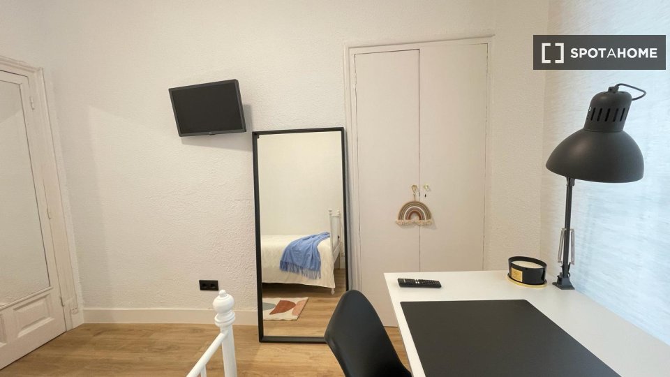 Double room Madrid, 7 beds — photo 87