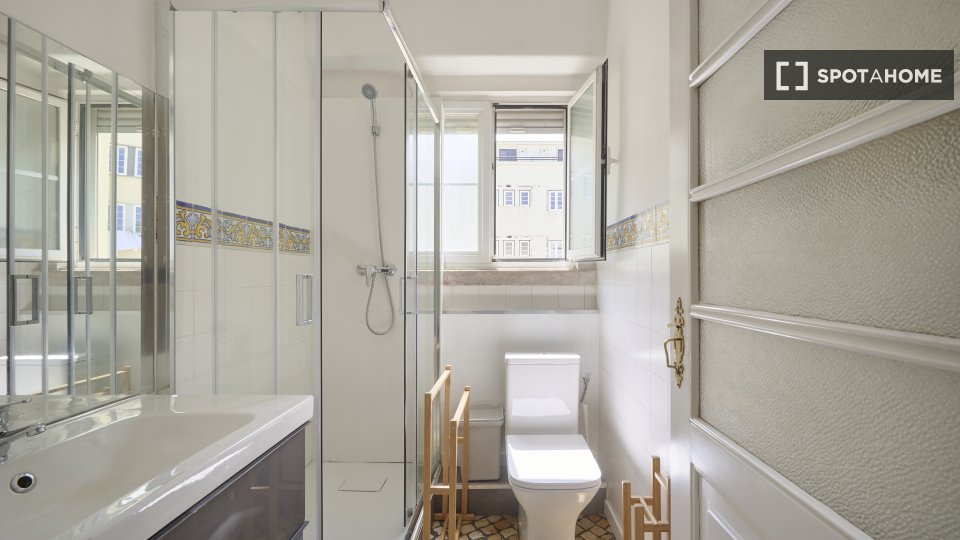 Double room Lisbon, 6 beds — photo 1