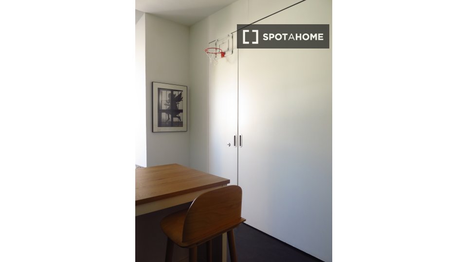 Apartment Lisbon, 2 beds, 80m² — photo 18
