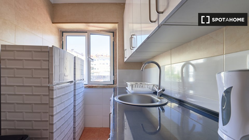 Double room Lisbon, 6 beds — photo 8