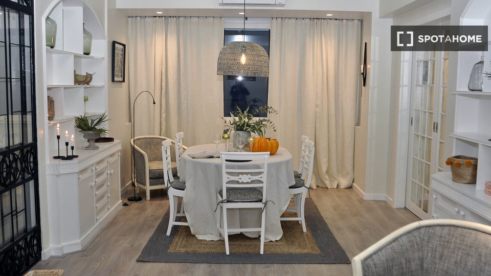 Apartment Lisbon, 2 beds, 90m² — photo 10
