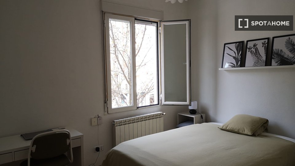 Double room Madrid, 4 beds — photo 7