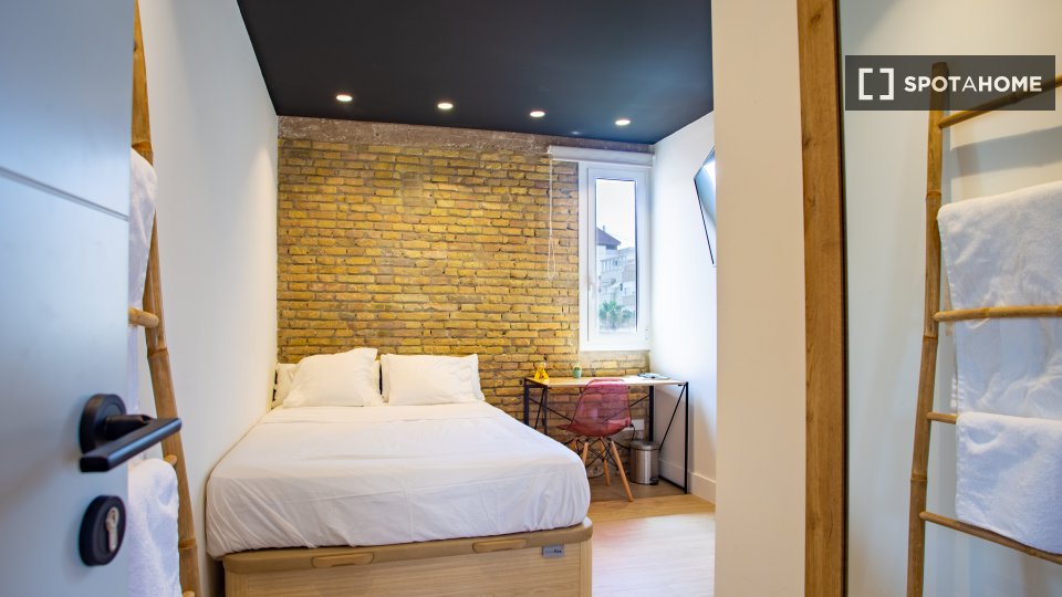 Double room Valencia, 5 beds, 100m² — photo 2