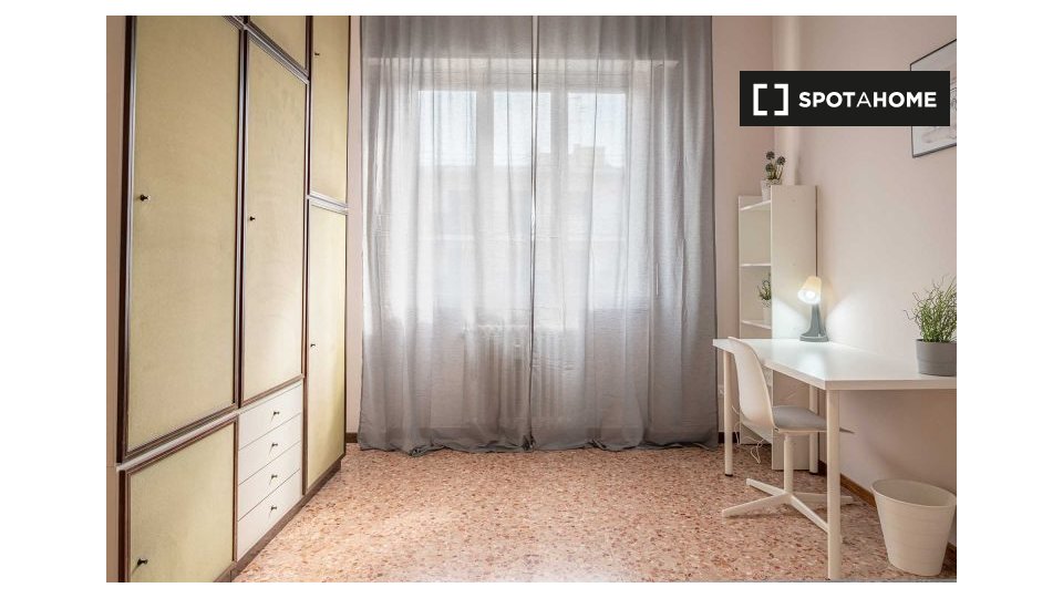 Double room Milan, 4 beds, 90m² — photo 11