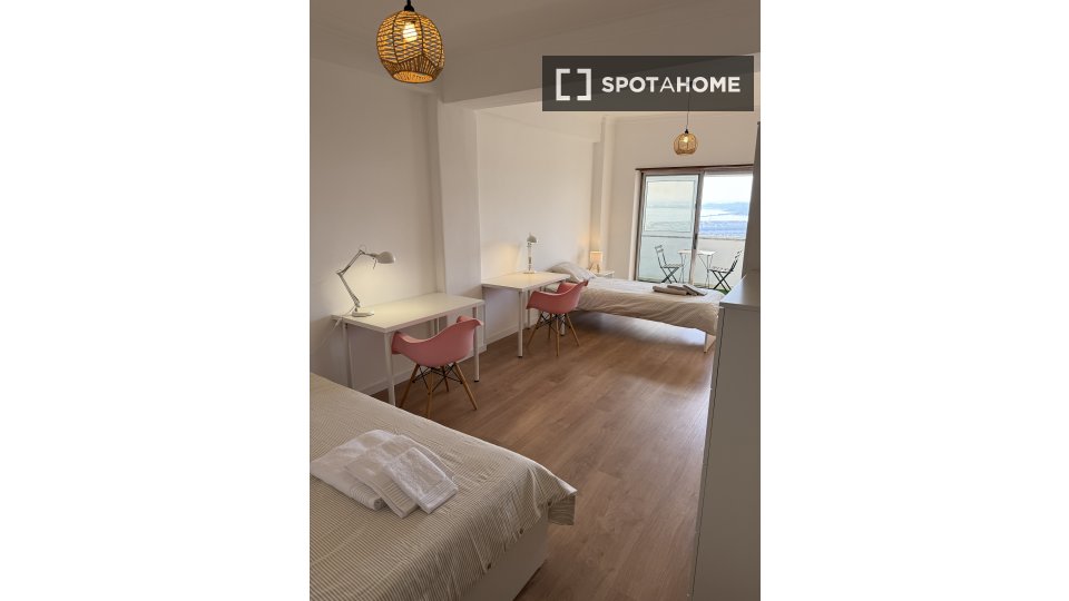 Double room Lisbon, 4 beds, 124m² — photo 2