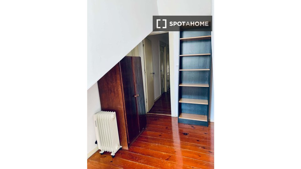 Double room Lisbon, 5 beds — photo 40