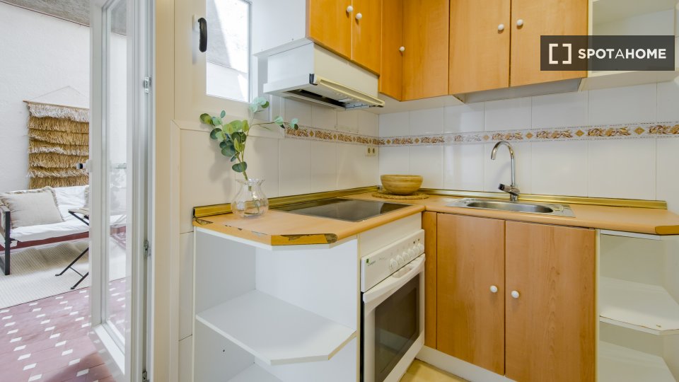 Double room Madrid, 6 beds, 117m² — photo 8