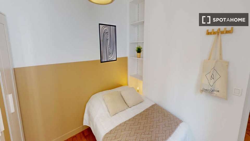 Double room Paris, 3 beds, 50m² — photo 3