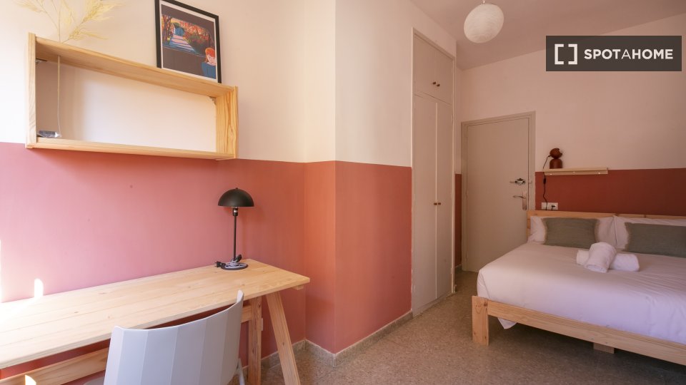 Double room Barcelona, 14 beds — photo 10