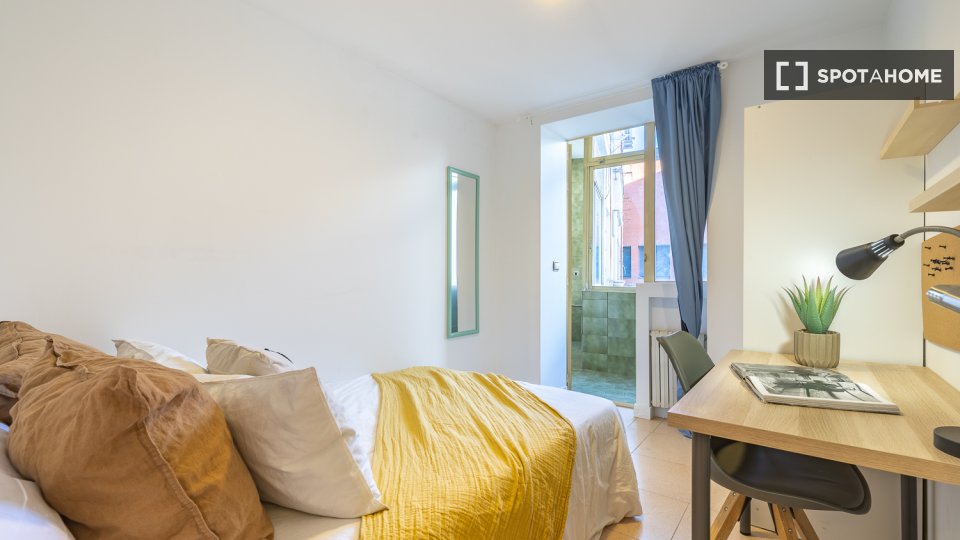 Double room Madrid, 18 beds — photo 34