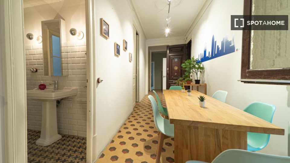 Double room Barcelona, 8 beds, 210m² — photo 17