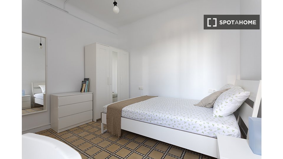 Double room Barcelona, 4 beds, 75m² — photo 2