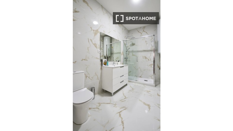 Double room Lisbon, 13 beds — photo 15