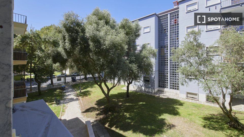 Double room Lisbon, 6 beds — photo 19