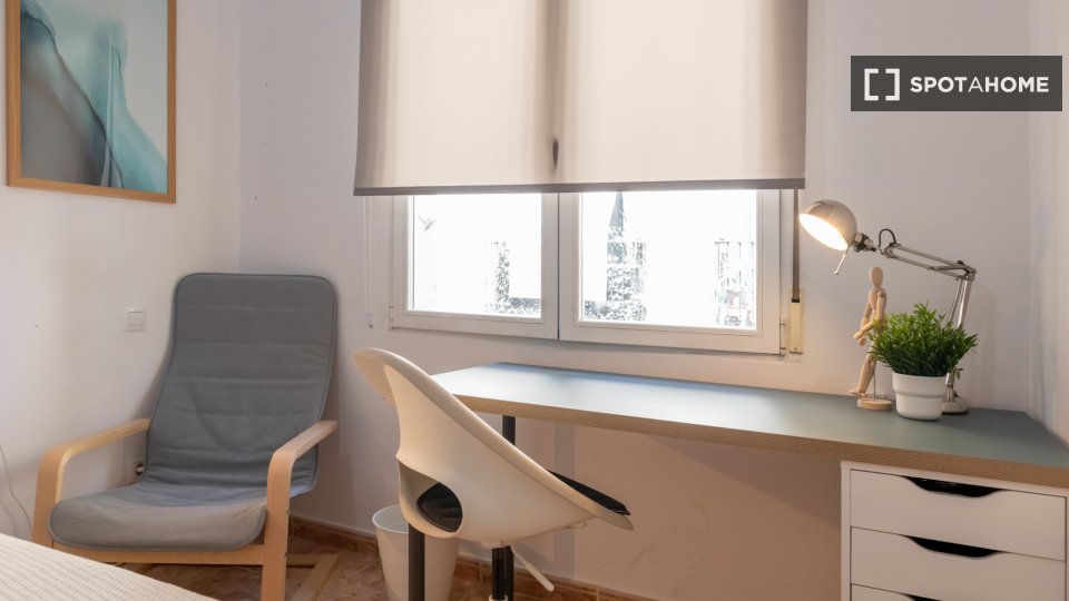 Double room Madrid, 6 beds, 134m² — photo 3