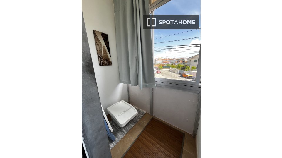 Double room Lisbon, 2 beds, 20m² — photo 6
