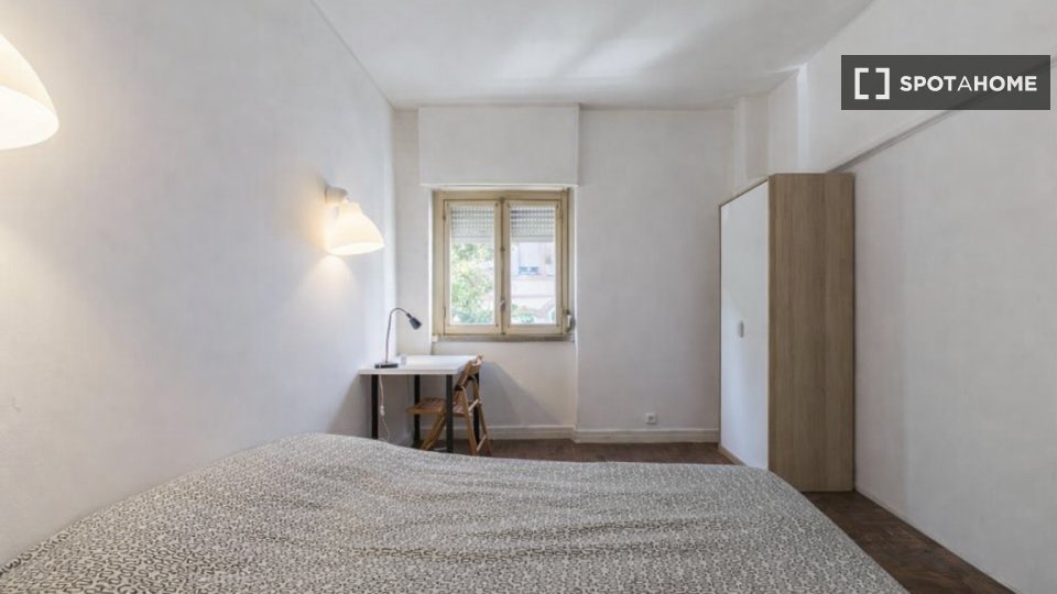 Double room Lisbon, 6 beds — photo 20