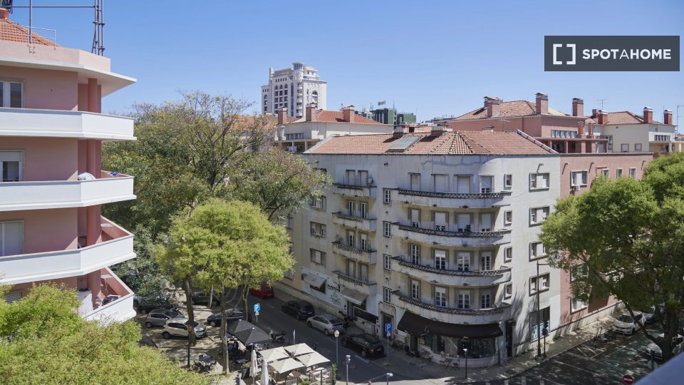 Double room Lisbon, 9 beds — photo 15