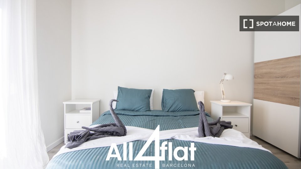 Apartment Barcelona, 4 beds, 73m² — photo 17