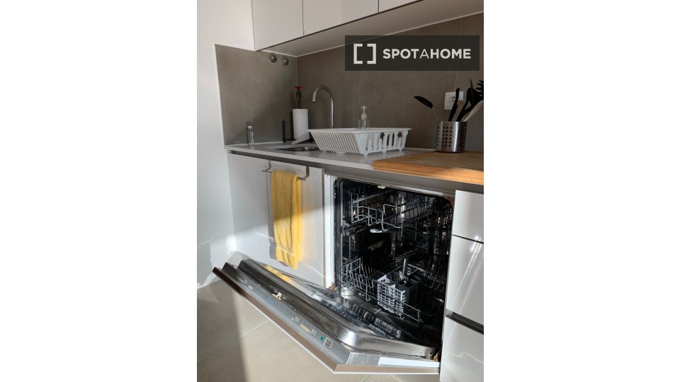 Double room Lisbon, 6 beds — photo 9