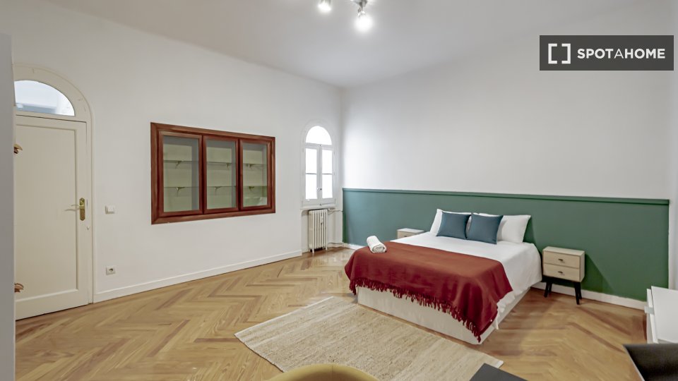 Double room Madrid, 8 beds — photo 16
