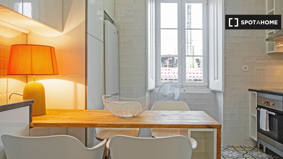 Apartment Lisbon, 2 beds — photo 11