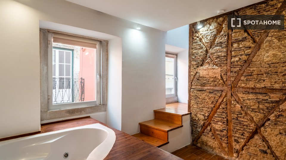 Apartment Lisbon, 2 beds, 84m² — photo 12