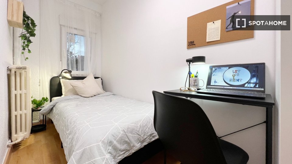 Double room Madrid, 5 beds — photo 13