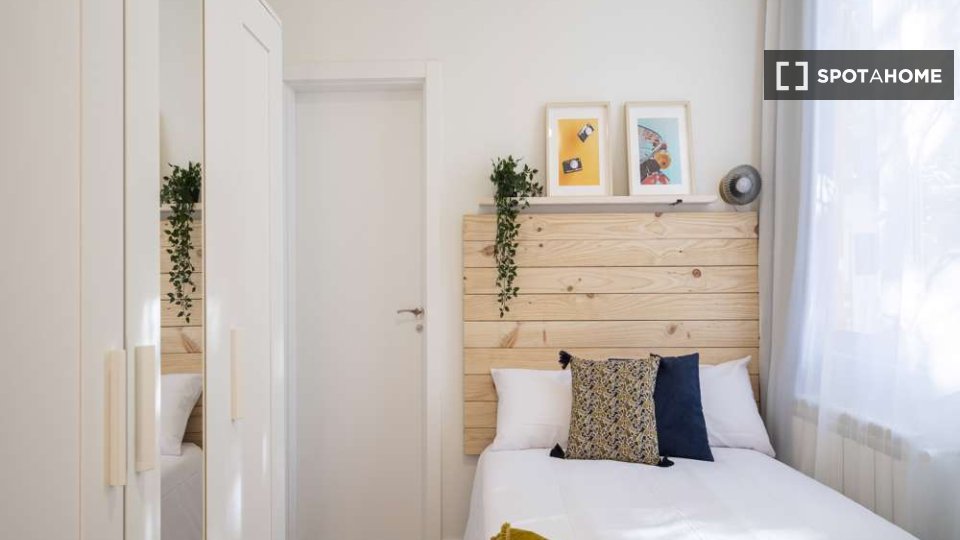Double room Madrid, 17 beds, 560m² — photo 17
