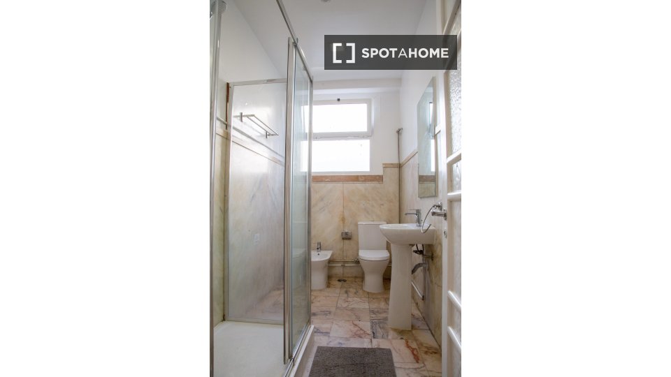 Double room Lisbon, 9 beds — photo 6
